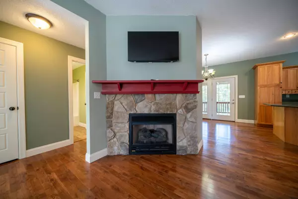 6675 Longhorn DR, Mokane, MO 65059