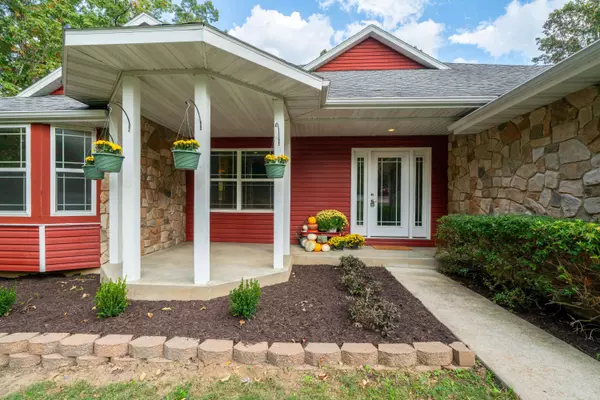 6675 Longhorn DR, Mokane, MO 65059