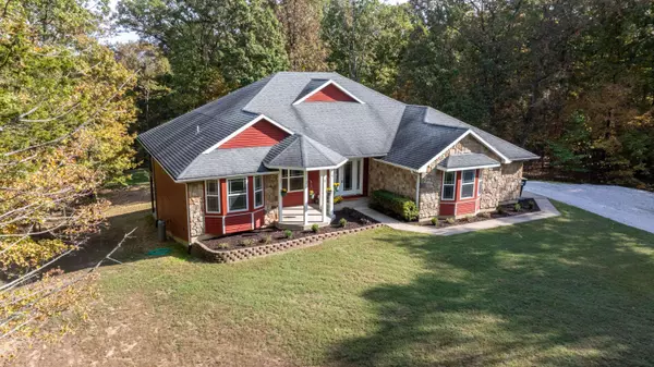 6675 Longhorn DR, Mokane, MO 65059