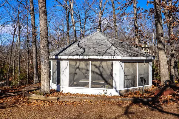 9903 Ginnys Lane, Williamsburg, MO 63388