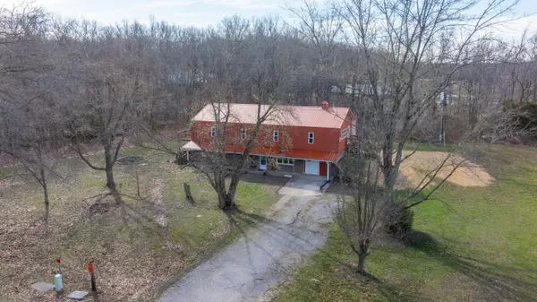 5888 State rd e, Auxvasse, MO 65231