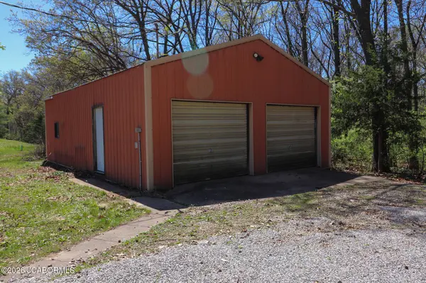 5704 COUNTY ROAD 262, Auxvasse, MO 65231