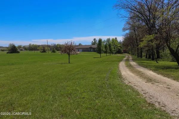5704 COUNTY ROAD 262, Auxvasse, MO 65231