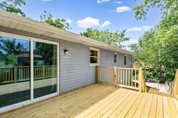 1002 Randall LN, Fulton, MO 65251