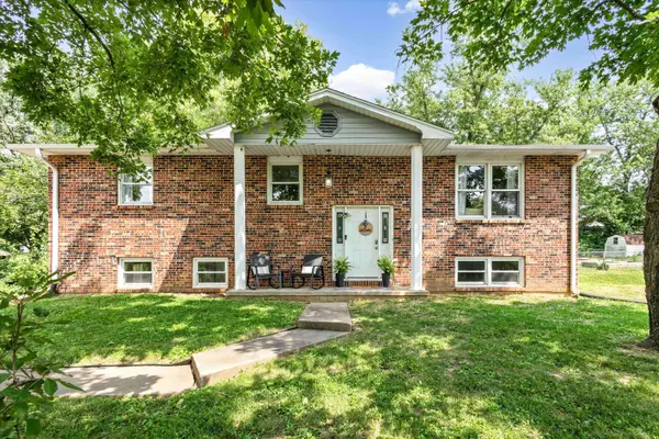 1002 Randall Lane