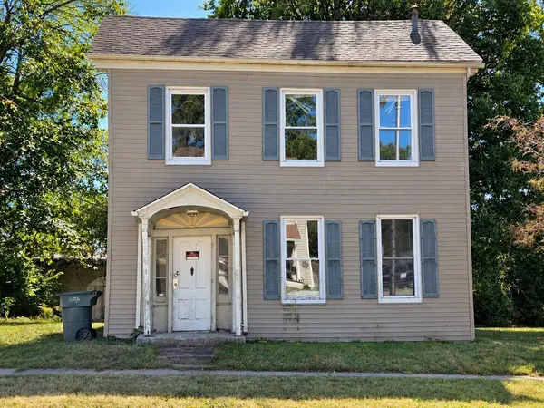 300 W 5th ST