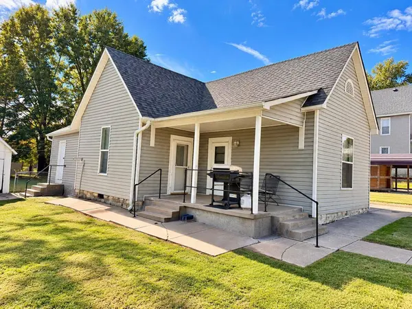 316 1st ST, Mokane, MO 65059