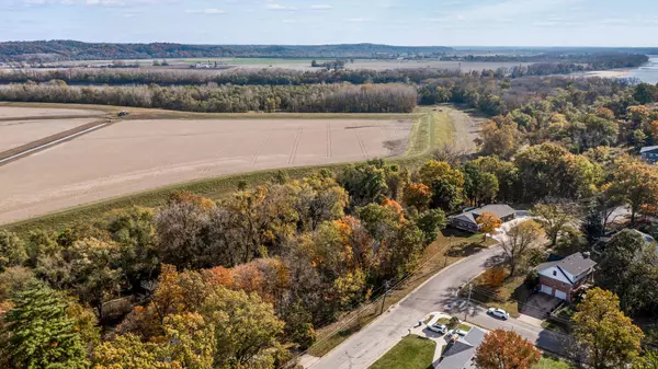 920 Boonville RD, Jefferson City, MO 65109