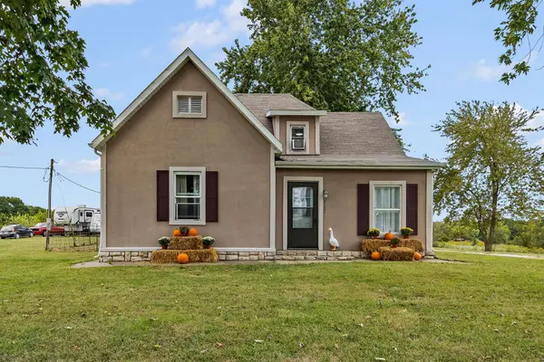 2121 County road 362, New Bloomfield, MO 65063