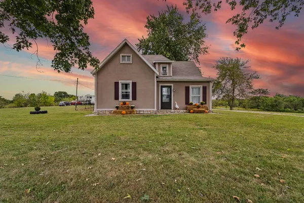 2121 County road 362, New Bloomfield, MO 65063