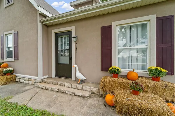 2121 County road 362, New Bloomfield, MO 65063