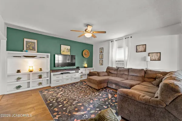 2121 COUNTY ROAD 362, New Bloomfield, MO 65063