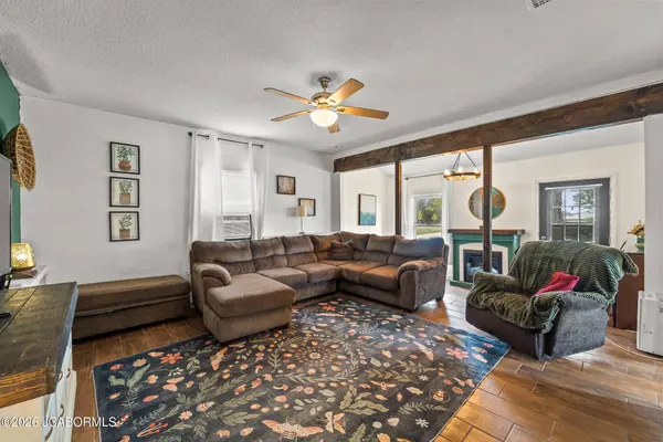 2121 COUNTY ROAD 362, New Bloomfield, MO 65063