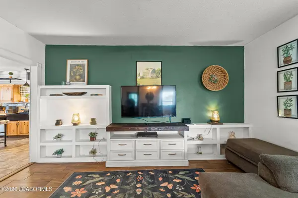 2121 COUNTY ROAD 362, New Bloomfield, MO 65063