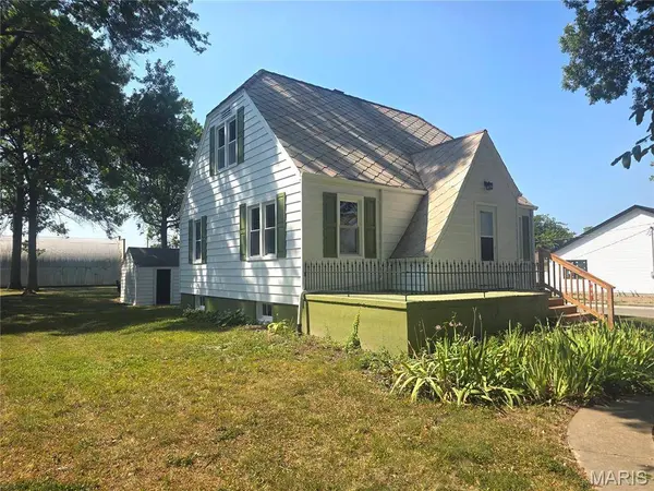 698 Center DR, Ste Genevieve, MO 63670