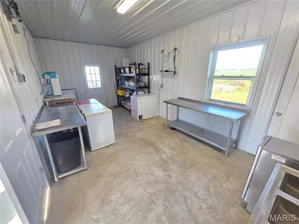 21551 Highway 32, Ste Genevieve, MO 63670