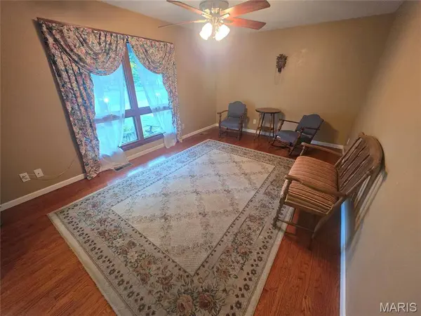 225 Gerard ST, Ste Genevieve, MO 63670