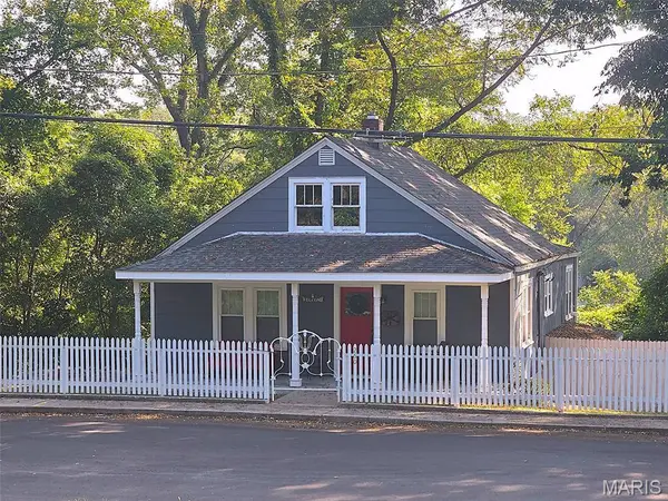 260 N 4th ST, Ste Genevieve, MO 63670