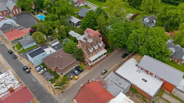 146 S 3rd ST, Ste Genevieve, MO 63670