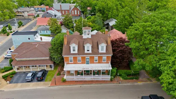 146 S 3rd ST, Ste Genevieve, MO 63670