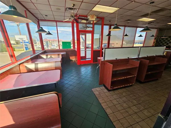 21962 Highway 32, Ste Genevieve, MO 63670