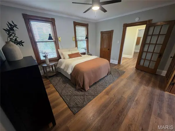 371 Jefferson ST, Ste Genevieve, MO 63670