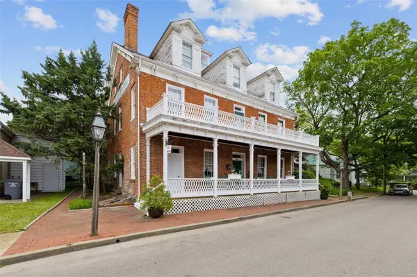 146 S 3rd ST, Ste Genevieve, MO 63670