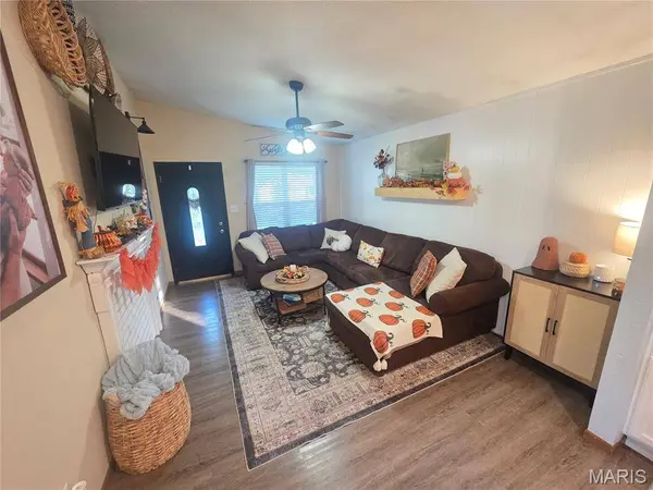 121 Holdinghausen DR, Crystal City, MO 63019