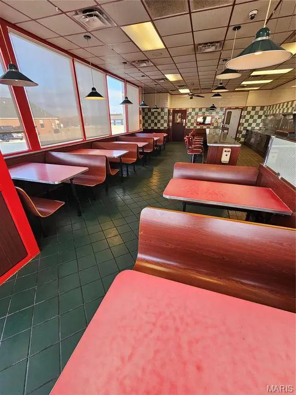 21962 Highway 32, Ste Genevieve, MO 63670