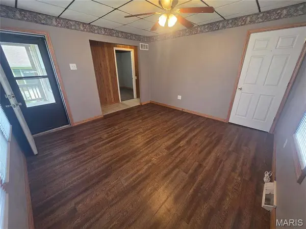 1240 Market ST, Ste Genevieve, MO 63670