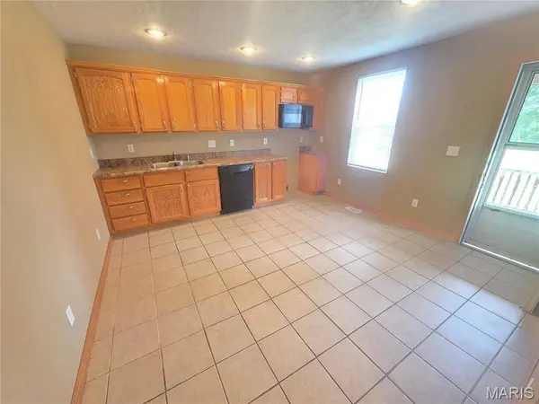 1240 Market ST, Ste Genevieve, MO 63670