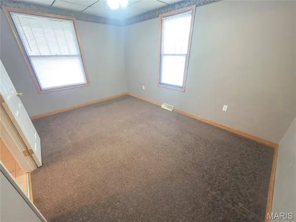 1240 Market ST, Ste Genevieve, MO 63670