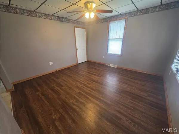 1240 Market ST, Ste Genevieve, MO 63670