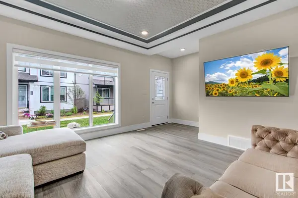 1727 26A ST NW, Edmonton, AB T6T 2H9