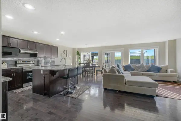 3359 13 AV NW, Edmonton, AB T6T 0Z4