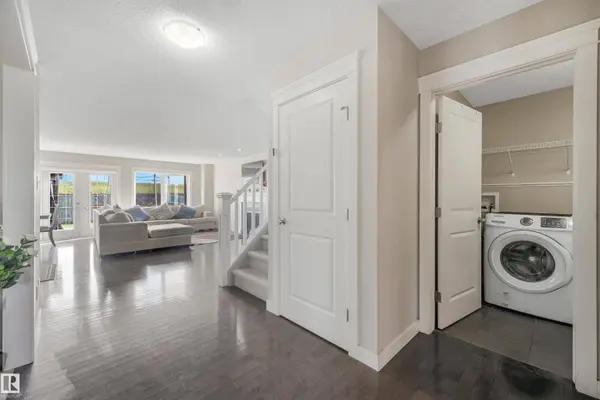 3359 13 AV NW, Edmonton, AB T6T 0Z4