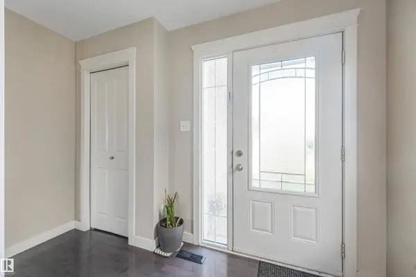 3359 13 AV NW, Edmonton, AB T6T 0Z4