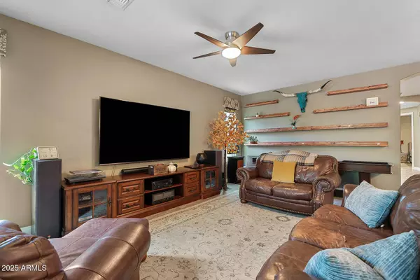 2602 W ROYER Road, Phoenix, AZ 85085