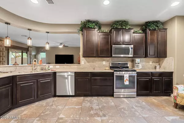 2602 W ROYER Road, Phoenix, AZ 85085