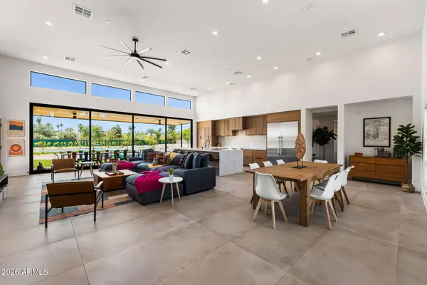 8621 E INDIAN BEND Road, Scottsdale, AZ 85250