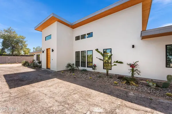 8621 E INDIAN BEND Road, Scottsdale, AZ 85250