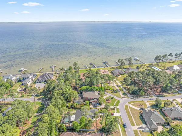 213 Yacht Club Drive, Niceville, FL 32578