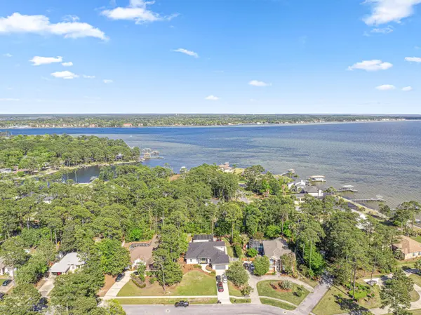 213 Yacht Club Drive, Niceville, FL 32578