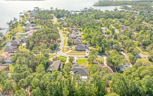 213 Yacht Club Drive, Niceville, FL 32578