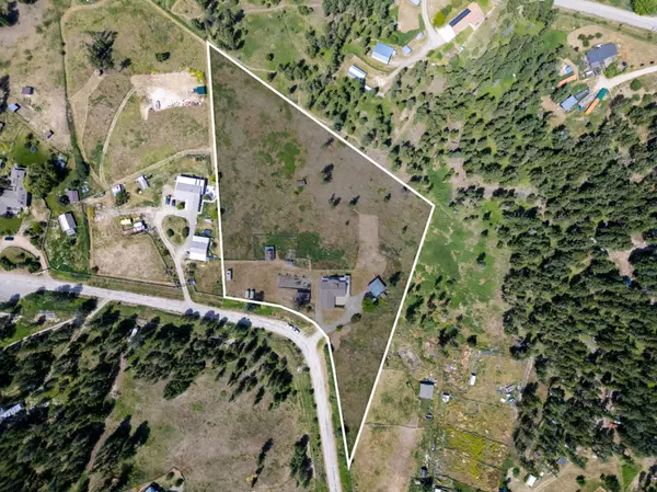 Discover Country Living at Its Finest: A Private 5-Acre Retreat Just 25 Minutes from Kamloops