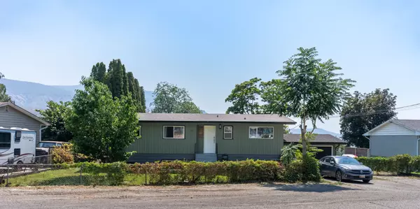 Move-In Ready Family Home in North Ashcroft | 207 Ash Street | MLS® 10357749 | $495,000
