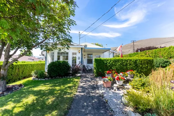Beautifully Maintained Rancher in the Heart of Ashcroft