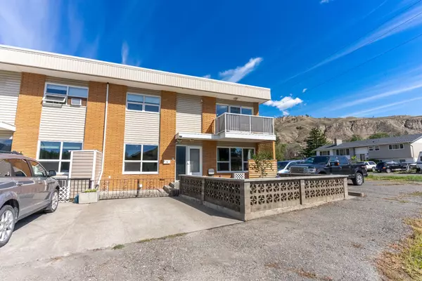 Spacious and Updated Corner Townhouse for Sale in Cache Creek – Move-In Ready with Quick Possession