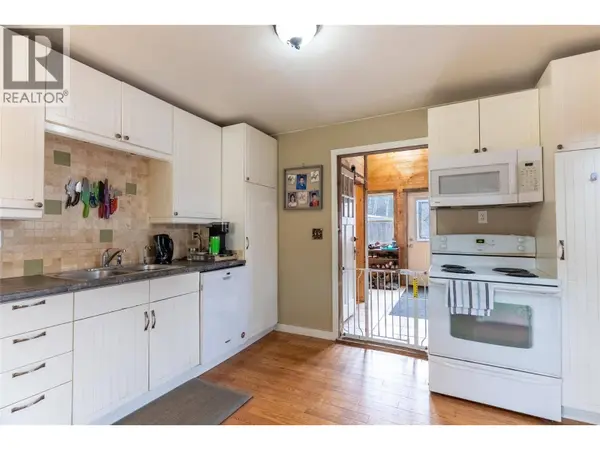 1556 CHASM Road, Clinton, BC V0K1K0