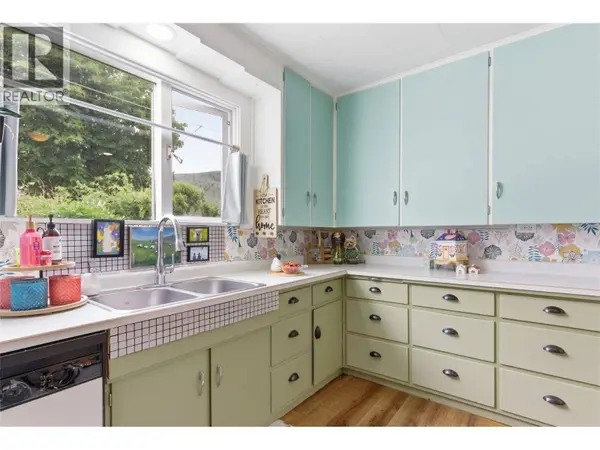 352 5TH Street, Ashcroft, BC V0K1A0